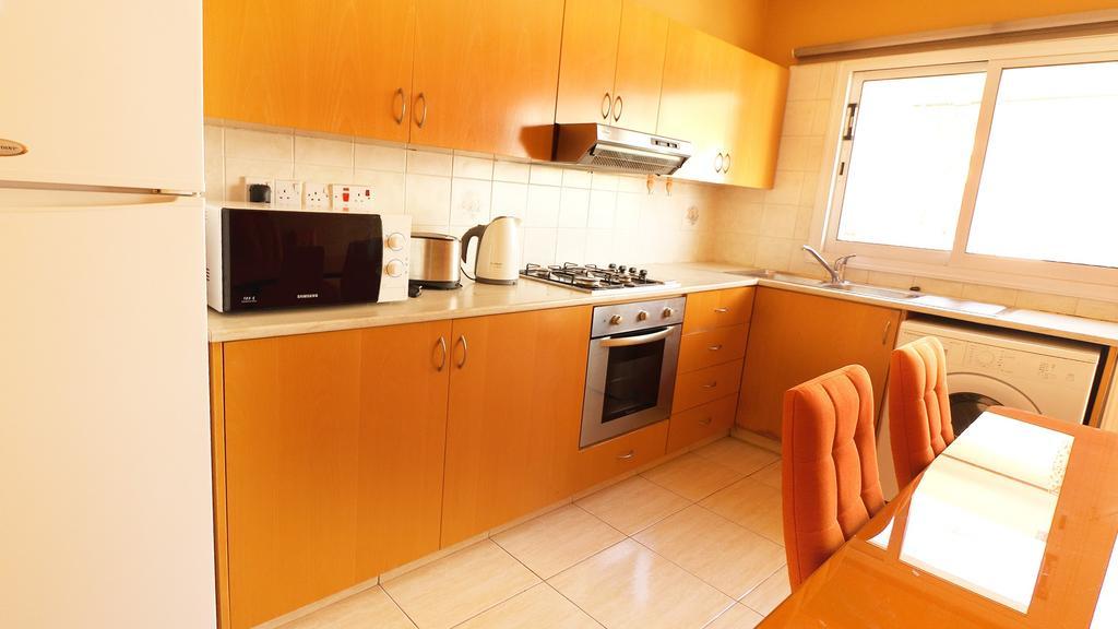 Panikos Beach Apartment I Larnaka Exterior foto