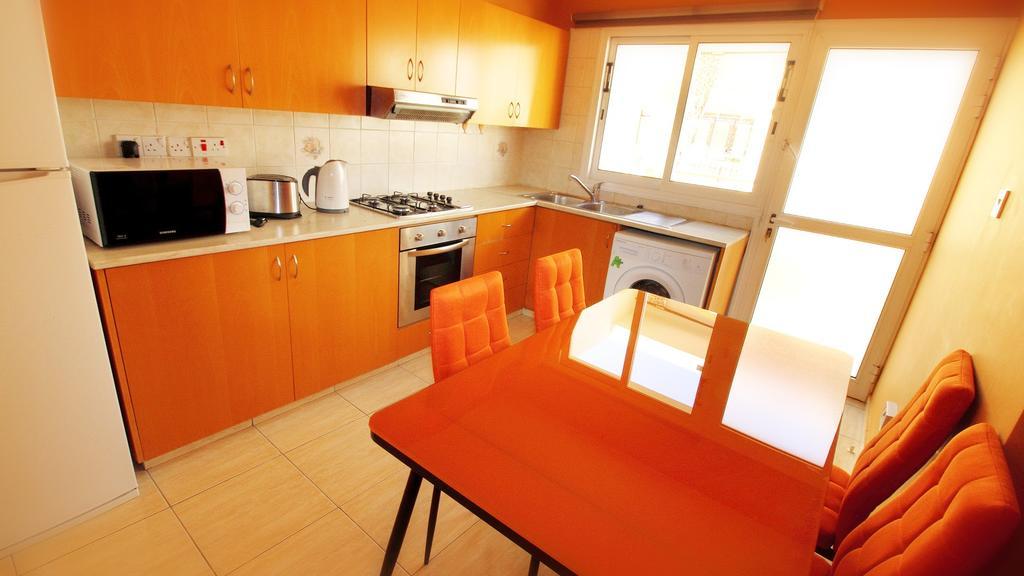 Panikos Beach Apartment I Larnaka Exterior foto