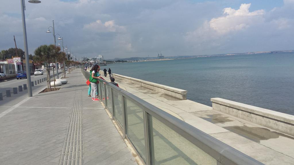 Panikos Beach Apartment I Larnaka Exterior foto